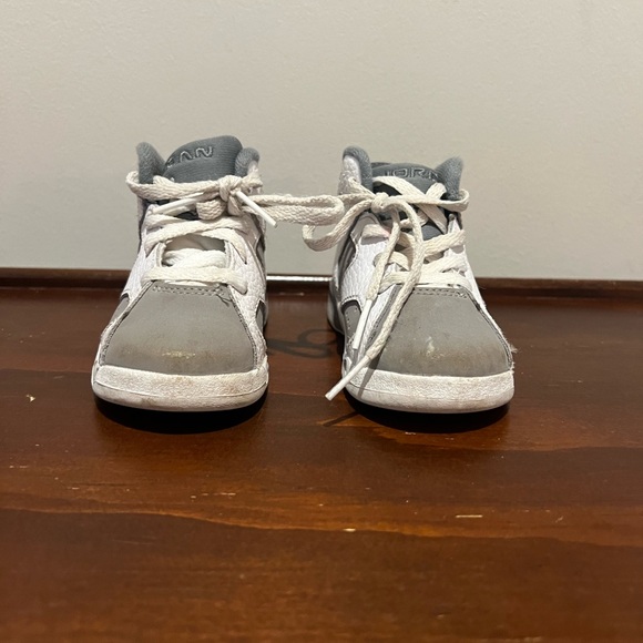 Used toddler Jordan’s -size 6 - Picture 7 of 14